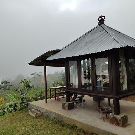 Munduk Bugo Camp Glamping & Natural Activity מראה חיצוני תמונה