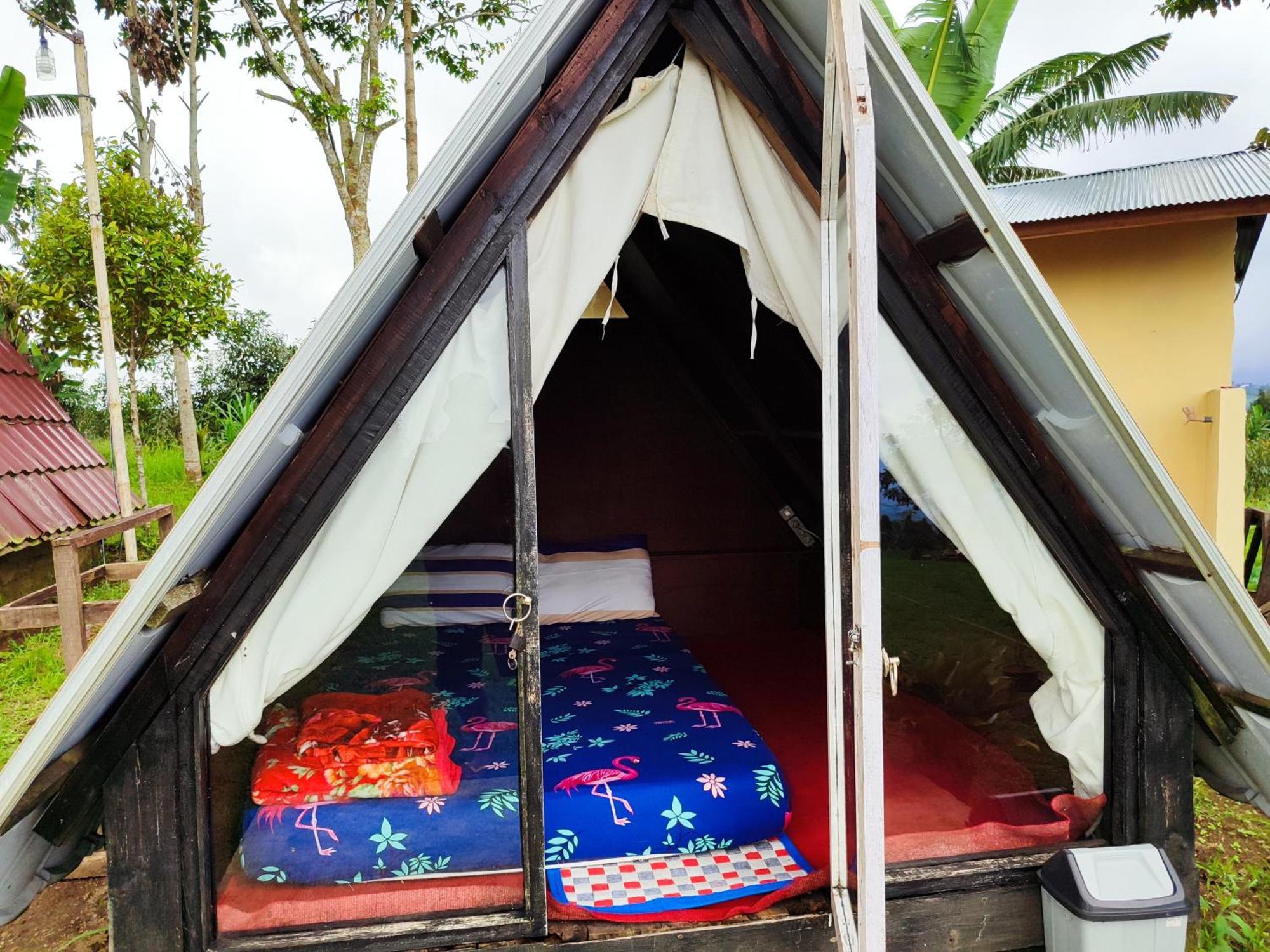 Munduk Bugo Camp Glamping & Natural Activity מראה חיצוני תמונה