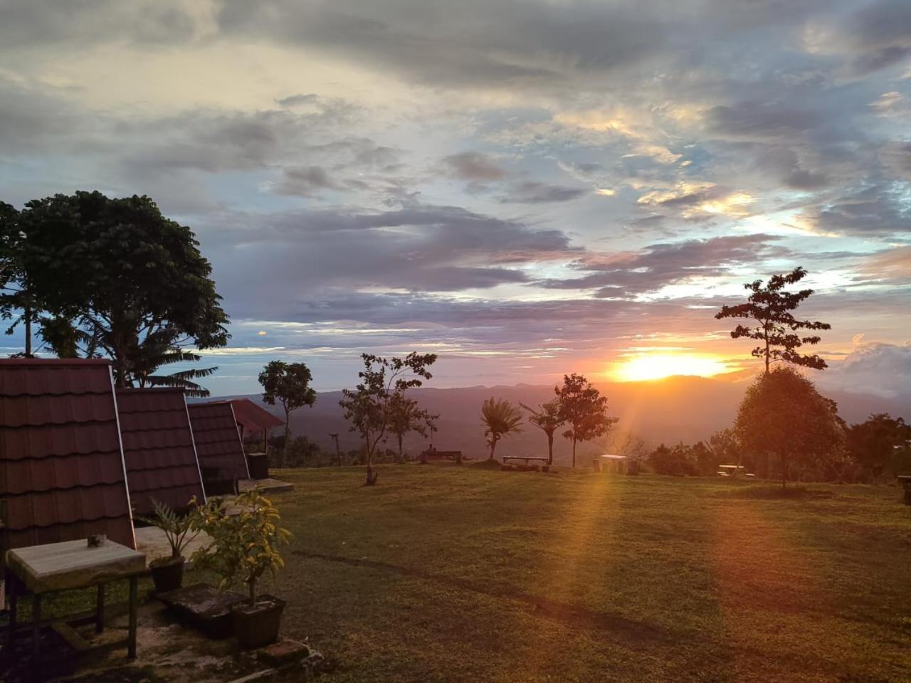 Munduk Bugo Camp Glamping & Natural Activity מראה חיצוני תמונה